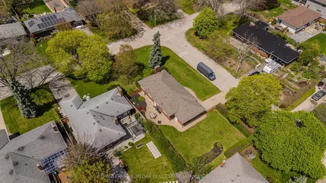 2 Glenbarr Road St. Catharines ON L2T 1Y1