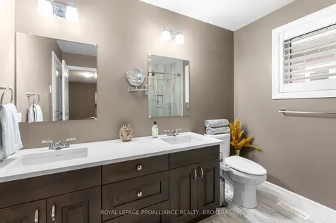 89 Hartwood Crescent Greater Napanee ON K7R 0A8