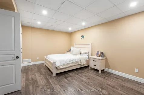 89 Hartwood Crescent Greater Napanee ON K7R 0A8