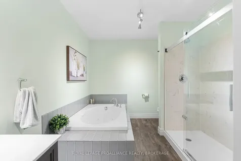 89 Hartwood Crescent Greater Napanee ON K7R 0A8