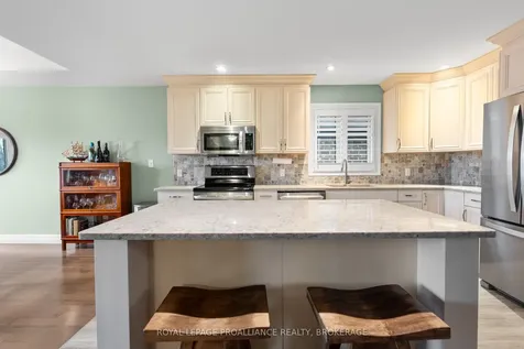 89 Hartwood Crescent Greater Napanee ON K7R 0A8