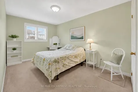 7 Elderberry Avenue Grimsby ON L3M 5M9
