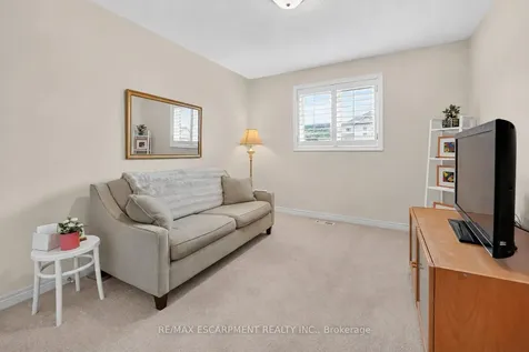 7 Elderberry Avenue Grimsby ON L3M 5M9