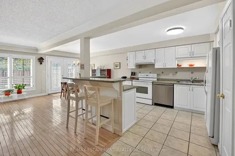 7 Elderberry Avenue Grimsby ON L3M 5M9