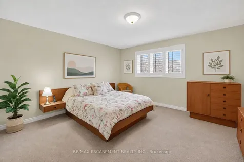 7 Elderberry Avenue Grimsby ON L3M 5M9
