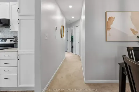 1044 Waterbury Crescent Kingston ON K7M 8V5