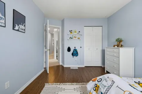 1044 Waterbury Crescent Kingston ON K7M 8V5