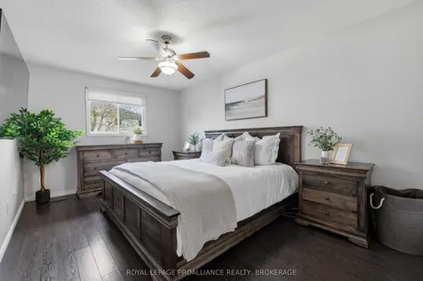 1044 Waterbury Crescent Kingston ON K7M 8V5