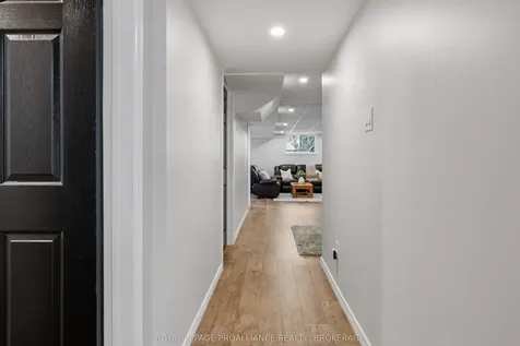 1044 Waterbury Crescent Kingston ON K7M 8V5