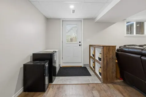 1044 Waterbury Crescent Kingston ON K7M 8V5