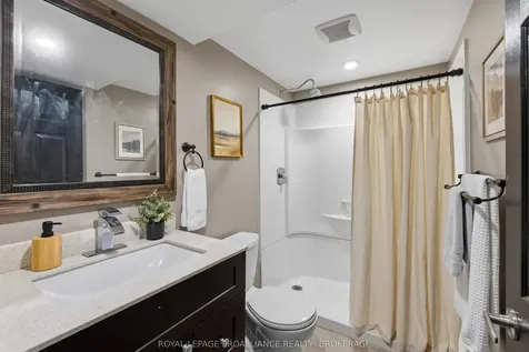 1044 Waterbury Crescent Kingston ON K7M 8V5