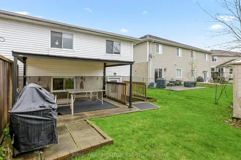 1044 Waterbury Crescent Kingston ON K7M 8V5