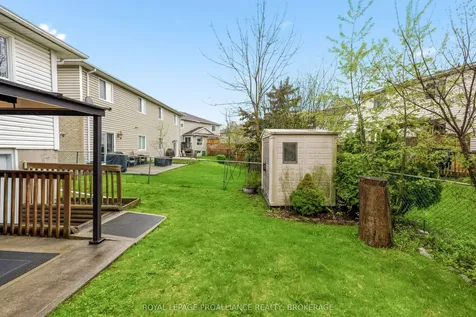 1044 Waterbury Crescent Kingston ON K7M 8V5
