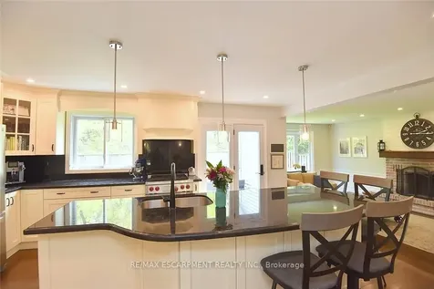 34 Pimlico Drive Hamilton ON L9H 6J5