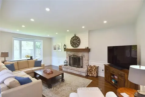 34 Pimlico Drive Hamilton ON L9H 6J5