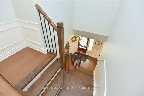 34 Pimlico Drive Hamilton ON L9H 6J5