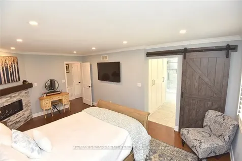 34 Pimlico Drive Hamilton ON L9H 6J5