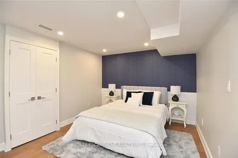 34 Pimlico Drive Hamilton ON L9H 6J5