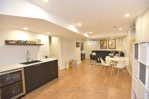 34 Pimlico Drive Hamilton ON L9H 6J5