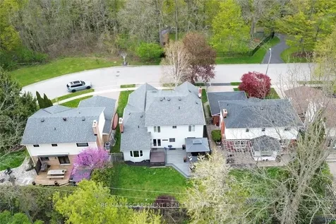 34 Pimlico Drive Hamilton ON L9H 6J5