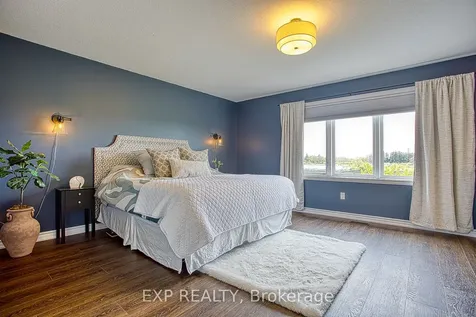 49 Lampman Drive Grimsby ON L3M 0E5