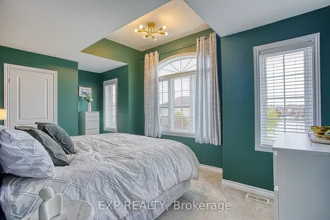 49 Lampman Drive Grimsby ON L3M 0E5