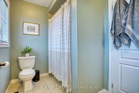 49 Lampman Drive Grimsby ON L3M 0E5