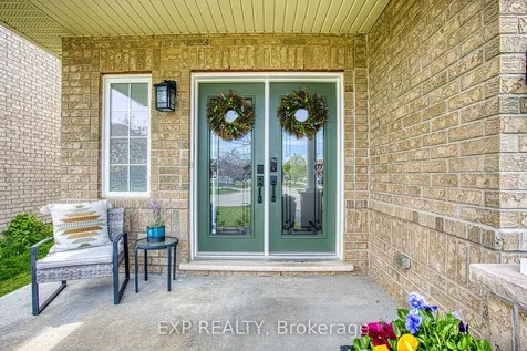 49 Lampman Drive Grimsby ON L3M 0E5