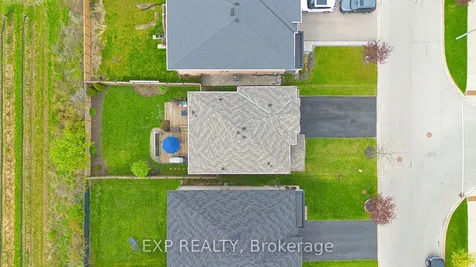 49 Lampman Drive Grimsby ON L3M 0E5