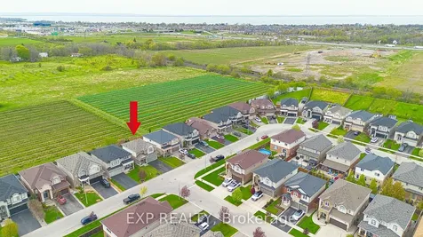 49 Lampman Drive Grimsby ON L3M 0E5