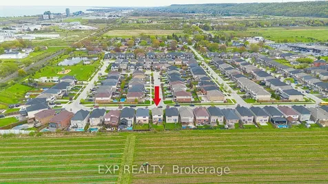 49 Lampman Drive Grimsby ON L3M 0E5