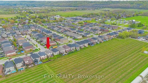 49 Lampman Drive Grimsby ON L3M 0E5