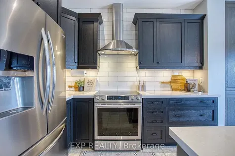 49 Lampman Drive Grimsby ON L3M 0E5