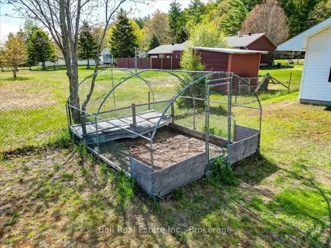 112 Maxwell Settlement Road Bancroft ON K0L 1C0