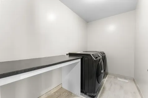 35 Plank Street Kanata ON K2V 0M4