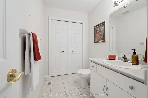 17 Terraview Crescent Guelph ON N1G 5A7