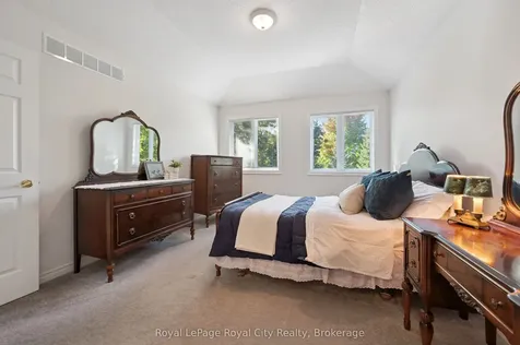 17 Terraview Crescent Guelph ON N1G 5A7