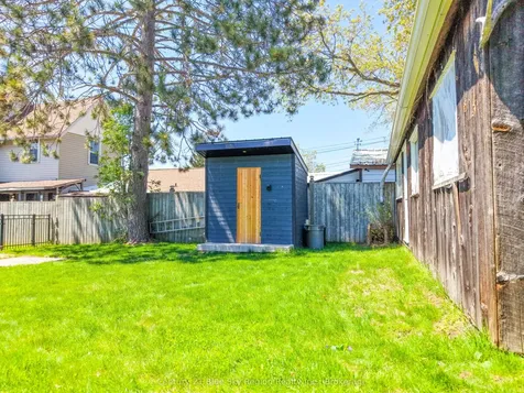 1052 Copeland Street North Bay ON P1B 3E6