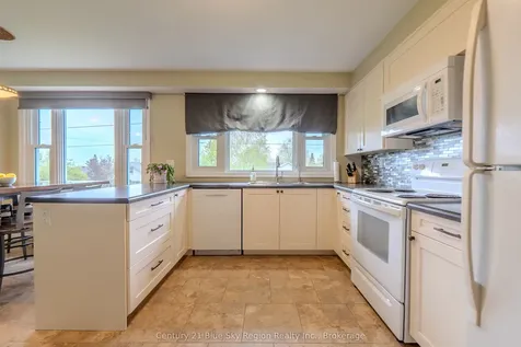 1052 Copeland Street North Bay ON P1B 3E6