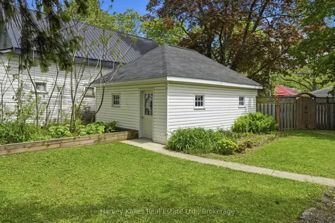 18 Centre Street Prince Edward County ON K0K 2T0