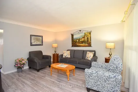 10 Alderney Avenue Hamilton ON L9A 2A5