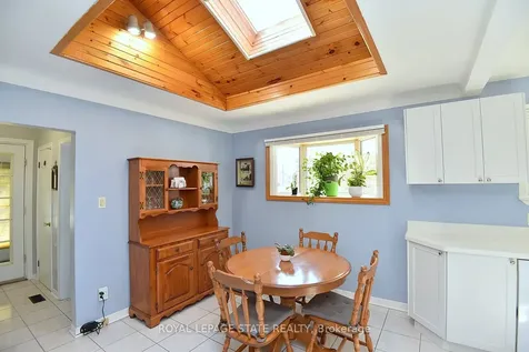 10 Alderney Avenue Hamilton ON L9A 2A5