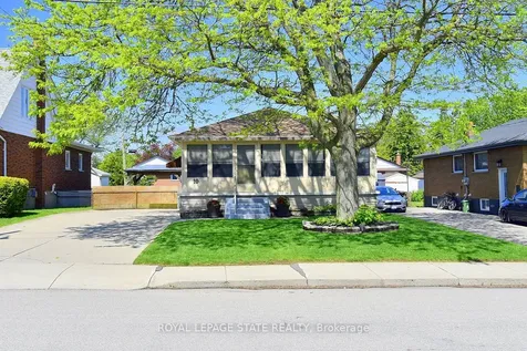 10 Alderney Avenue Hamilton ON L9A 2A5
