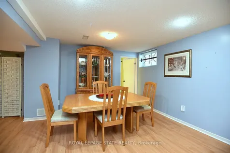 10 Alderney Avenue Hamilton ON L9A 2A5