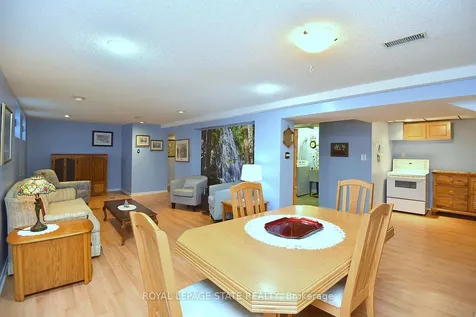 10 Alderney Avenue Hamilton ON L9A 2A5