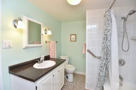 10 Alderney Avenue Hamilton ON L9A 2A5