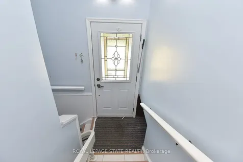 10 Alderney Avenue Hamilton ON L9A 2A5