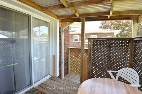 10 Alderney Avenue Hamilton ON L9A 2A5