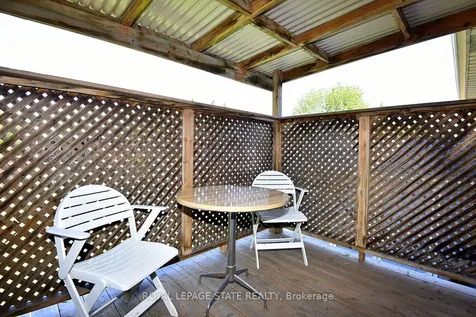 10 Alderney Avenue Hamilton ON L9A 2A5