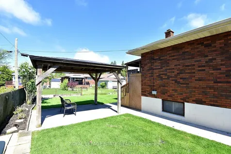 10 Alderney Avenue Hamilton ON L9A 2A5